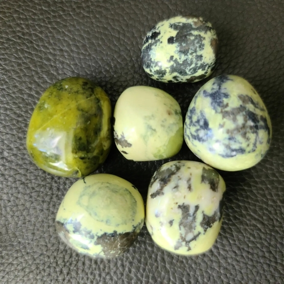 Serpentine tumbles - Picture 2 of 3